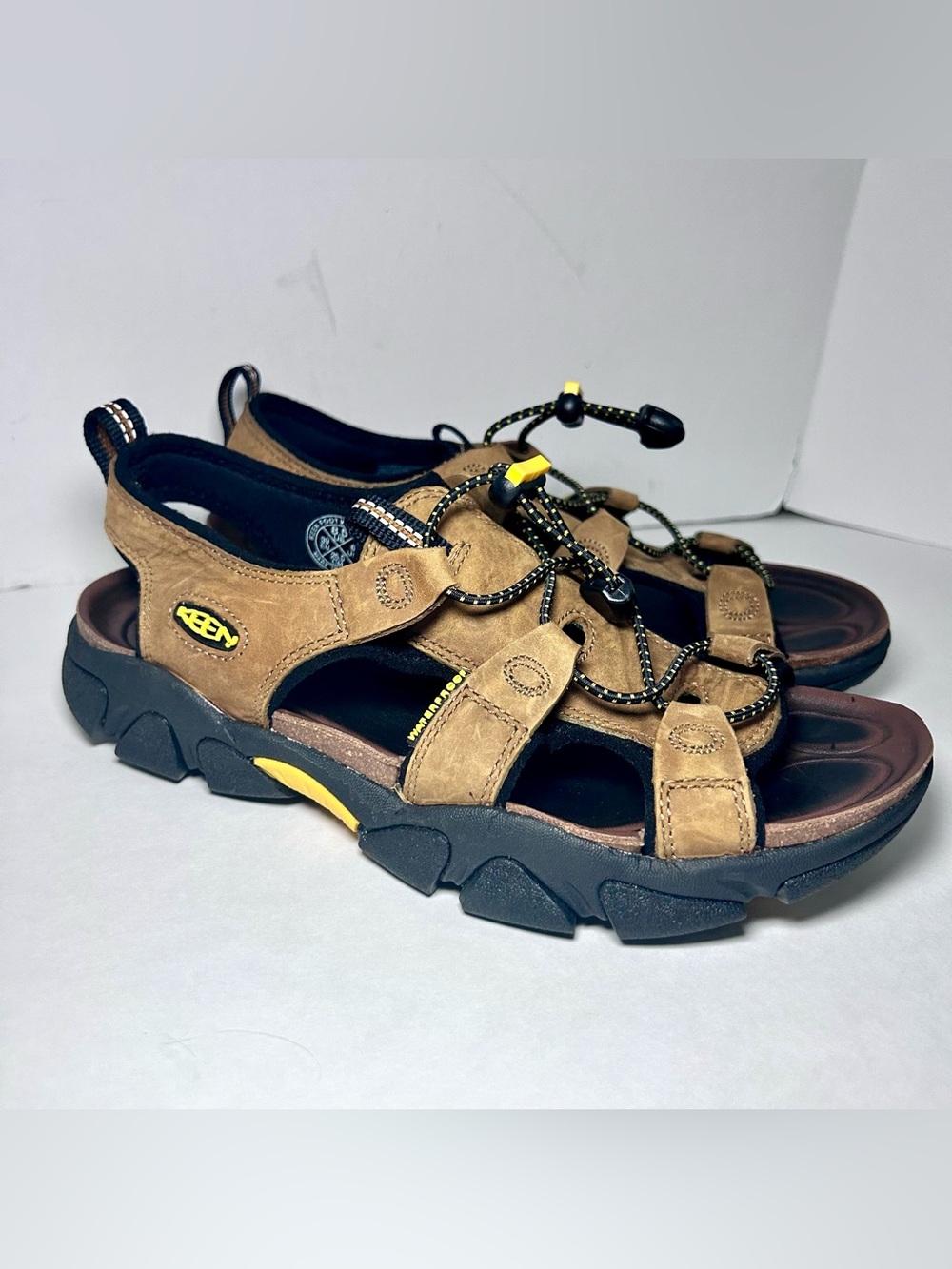 Keen Sarasota Sandals Women’s 8.5 Brown Leather Yellow Hiking Outdoors Rugged